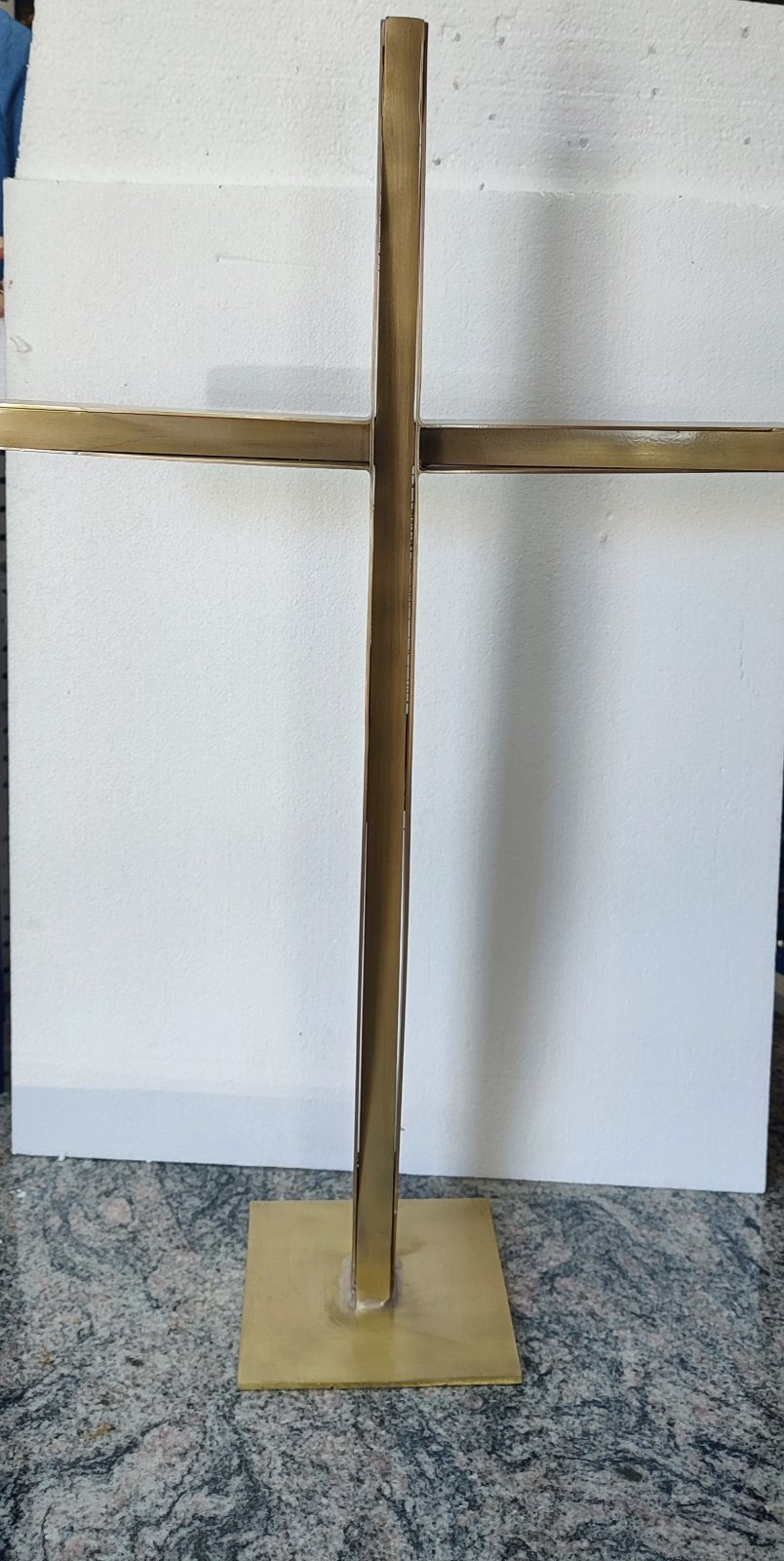 krst od mesinga po narudžbini